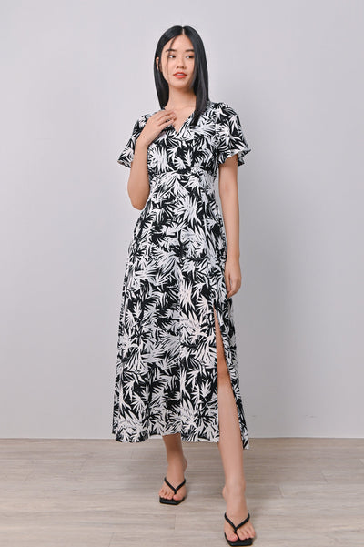AWE Dresses GERMAINE MAXI IN MONO ABSTRACT