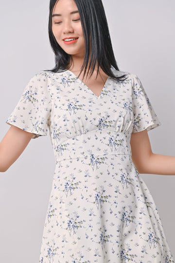AWE Dresses YUNI FLORAL SLEEVED MIDI DRESS IN OFF-WHITE