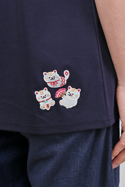 LUCKY CAT NAVY EMB. UNISEX TEE