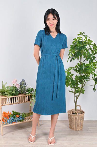 All Would Envy Dresses LOJA CURVED LINES SLEEVED DRESS IN TURQUOISE