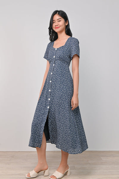 AWE Dresses KLEALY BUTTON DRESS IN BLUE FLORAL