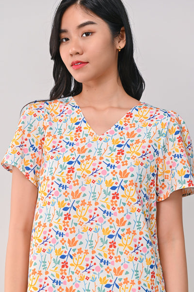 AWE Tops LUCKY BLOOMS SLEEVED TOP