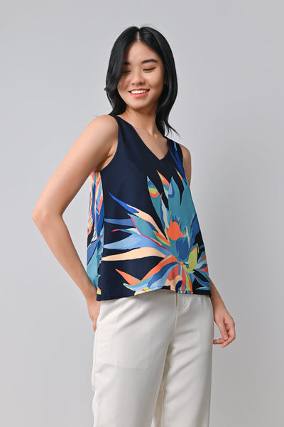 AWE Tops ORIENTAL FLOWERS TWO-WAY TOP IN NAVY