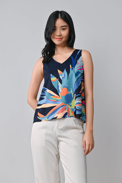 AWE Tops ORIENTAL FLOWERS TWO-WAY TOP IN NAVY