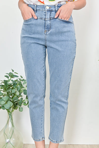 AWE Bottoms MELLY SLIM JEANS IN LIGHT WASH