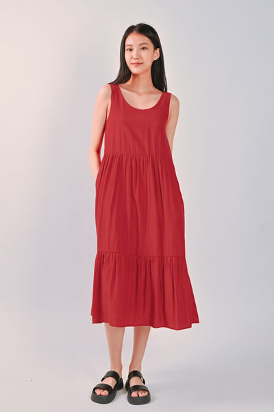 AWE Dresses YRSA TIERED MIDI DRESS IN RED